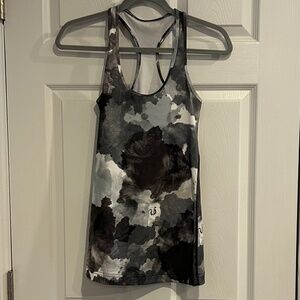 Lululemon Athletica Racerback Yoga Tank Gray Camo size 6